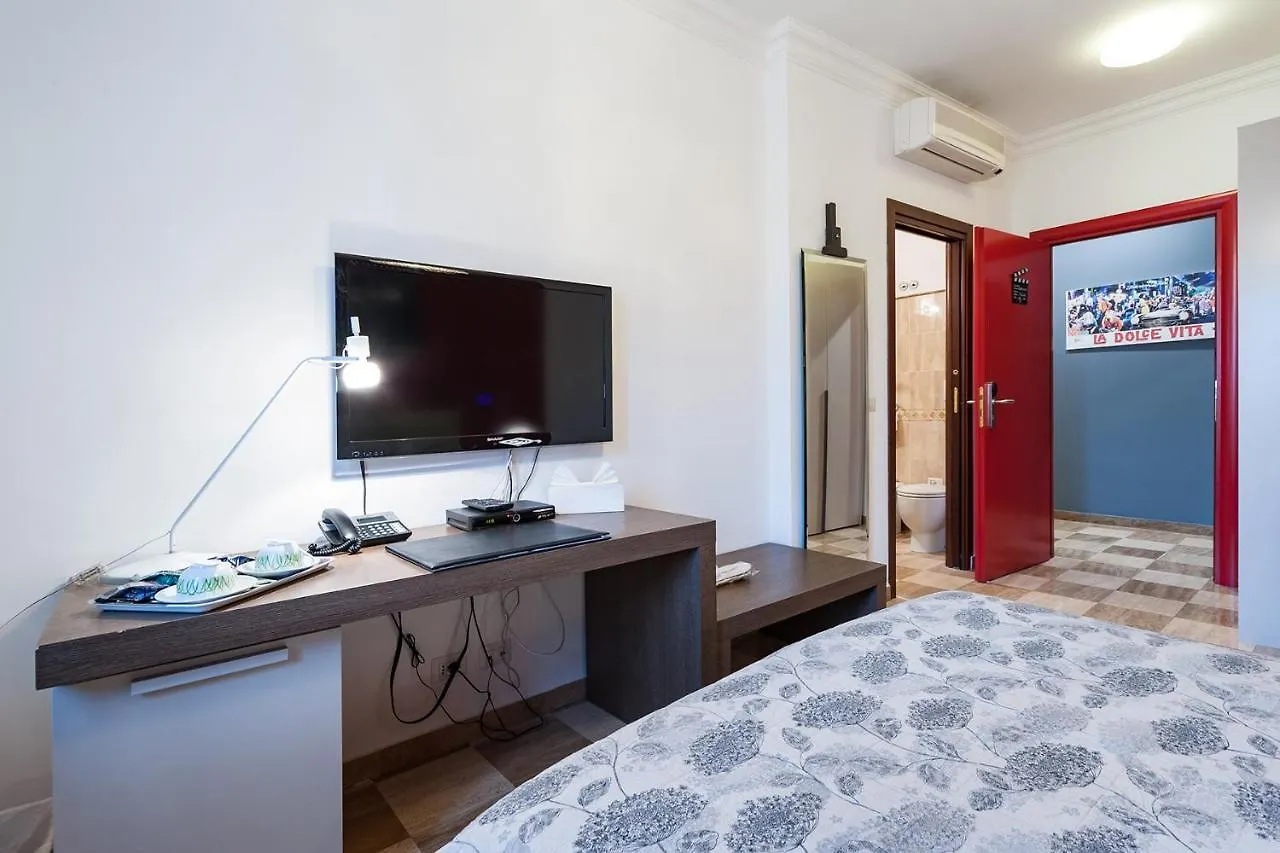 La Dolce Vita Barberini Rome Guest house