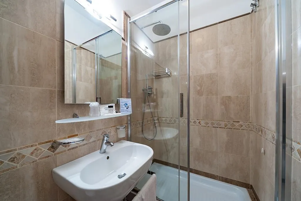 *** Guest house La Dolce Vita Barberini Rome Italy