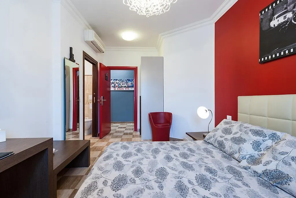 La Dolce Vita Barberini Rome 3*,