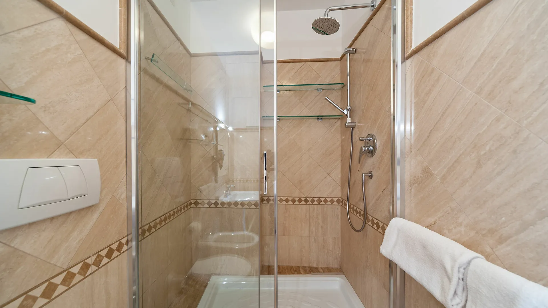 La Dolce Vita Barberini Rome Guest house